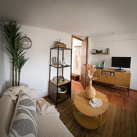 Cortijo El Ancla Bed & Breakfast *