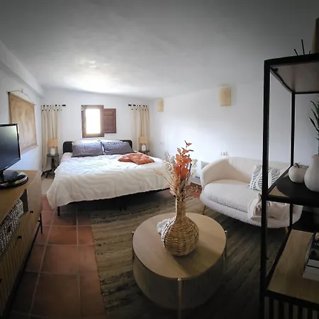 Cortijo El Ancla Bed & Breakfast